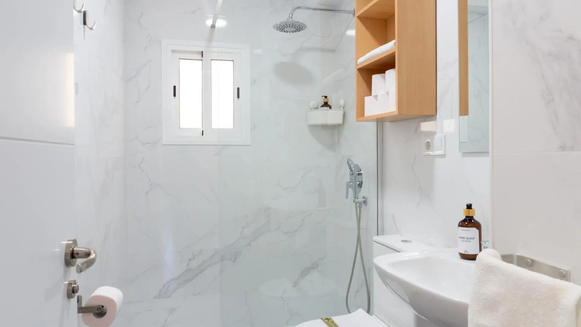 Apartamento Amplio Con Dos Banos مالقة شقة
