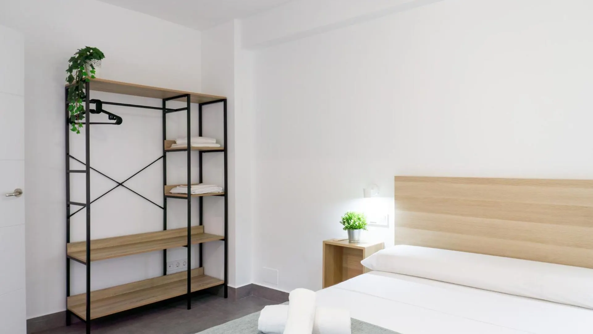 شقة Apartamento Amplio Con Dos Banos مالقة